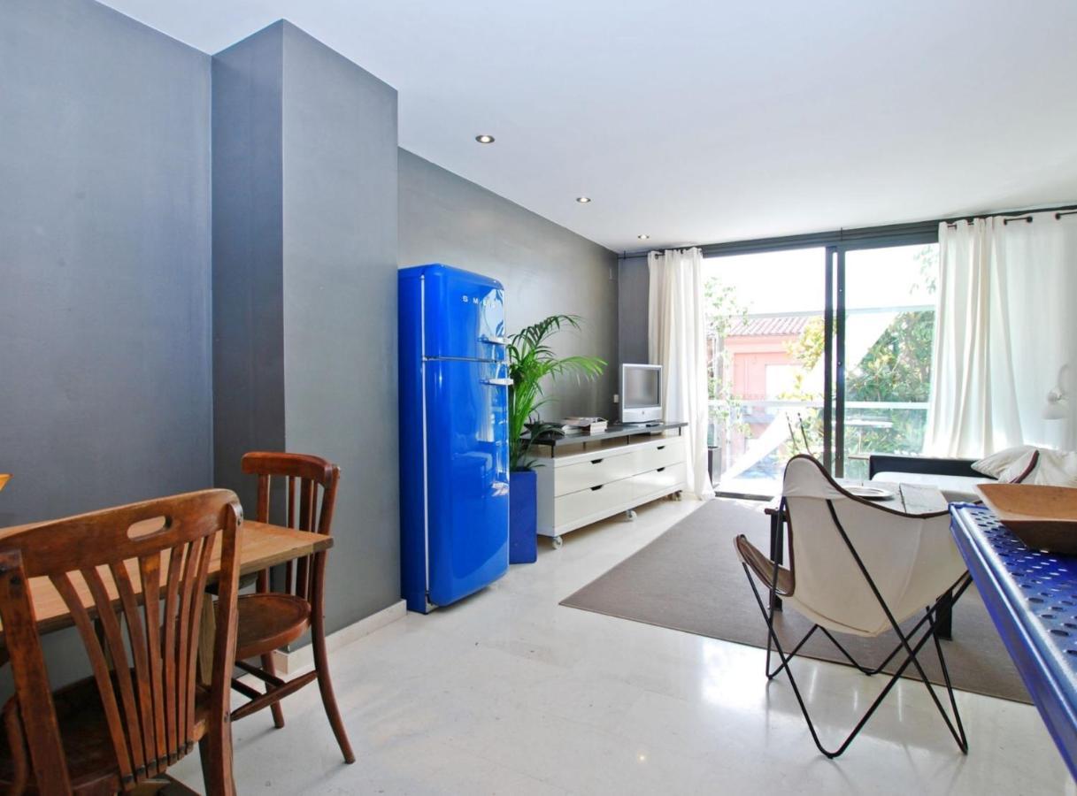 Blue Fridge Apartmen - Blue Fridge Apartmen - Ideal For Couples, Near Beach And Well Connected Daire Vilassar De Mar Dış mekan fotoğraf