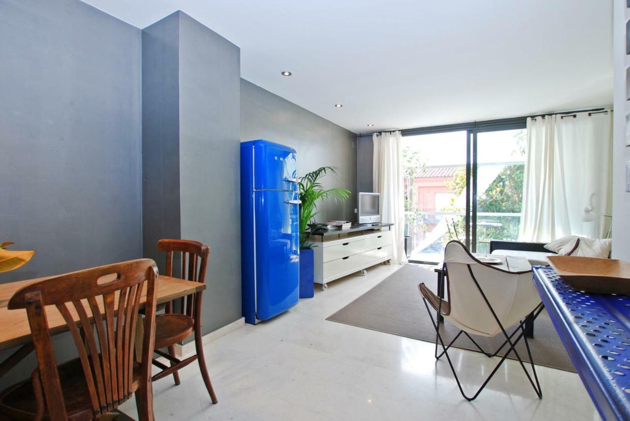Blue Fridge Apartmen - Blue Fridge Apartmen - Ideal For Couples, Near Beach And Well Connected Daire Vilassar De Mar Dış mekan fotoğraf
